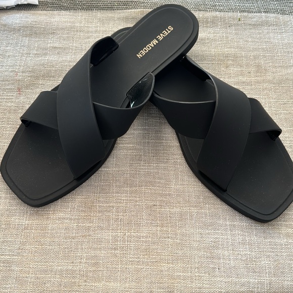 NEW Steve Madden Sandals - Picture 3 of 6